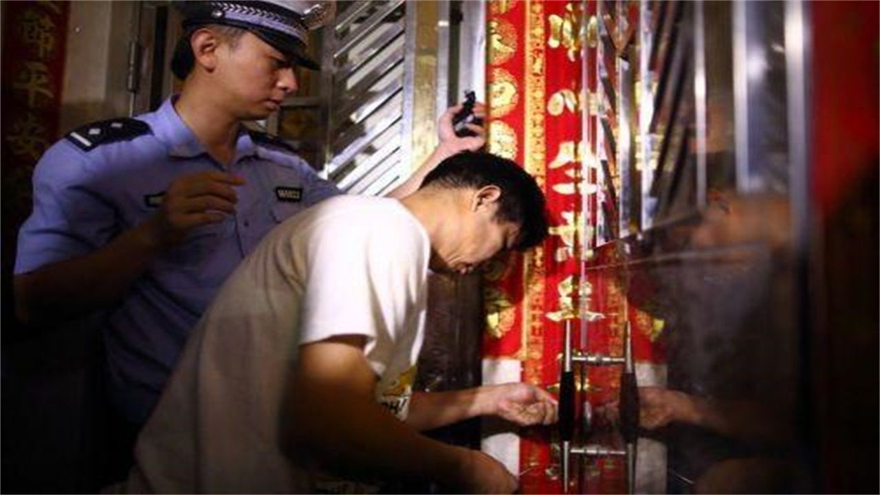 广州请开锁师傅开了锁后，师傅为什么一般都不进门，就算主人请也不进去？